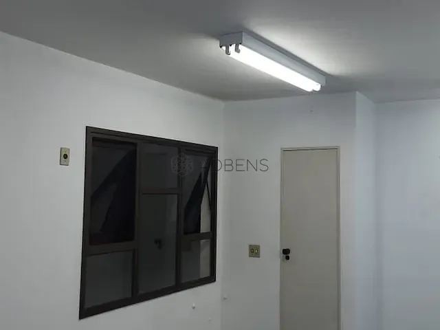 Sala à venda, no bairro Itaim Bibi em São Paulo