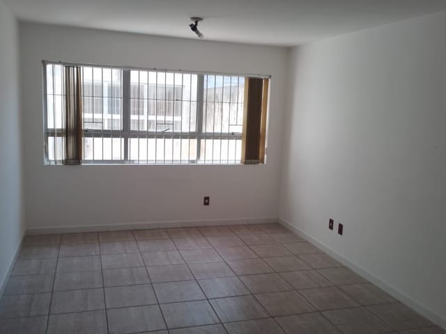 Sala à venda, no bairro Centro em Pelotas
