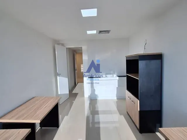 Sala à venda, no bairro Recreio dos Bandeirantes em Rio de Janeiro