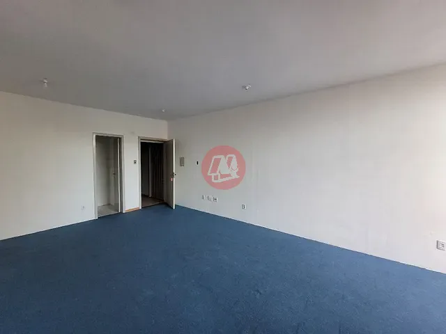 Sala com 50m², para alugar, no bairro Rio Branco em Porto Alegre