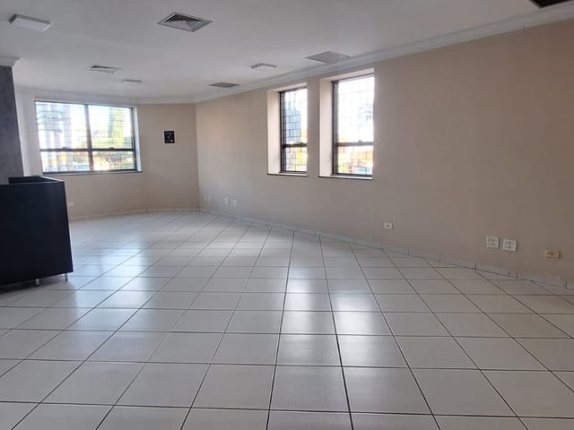 Sala para alugar, no bairro Centro em Cambé