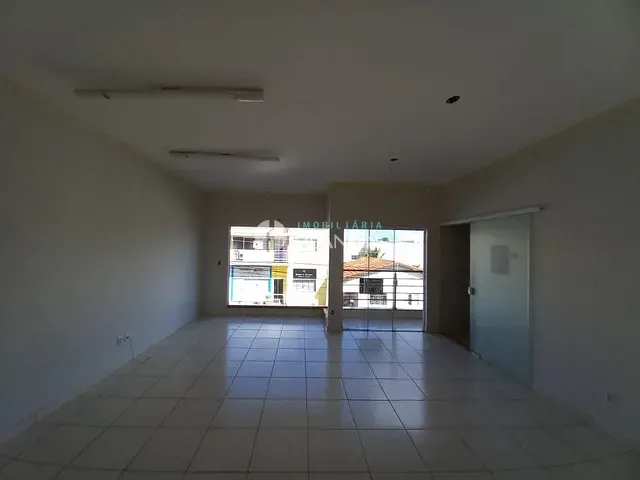 Sala com 40m², para alugar, no bairro Vila Queiroz em Artur Nogueira