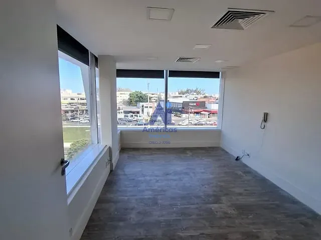 Sala à venda, no bairro Recreio dos Bandeirantes em Rio de Janeiro