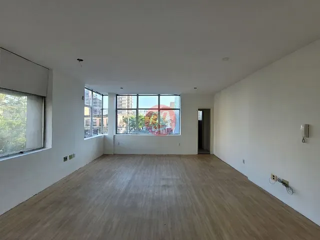 Sala com 53m², para alugar, no bairro Rio Branco em Porto Alegre
