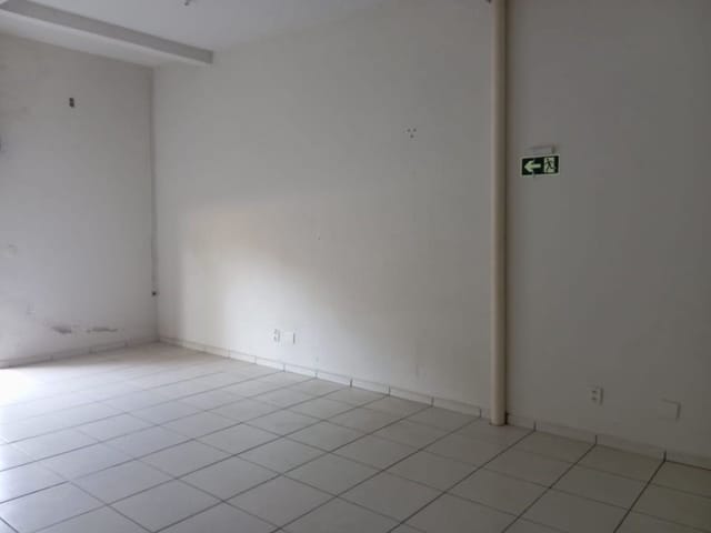 Sala para alugar, no bairro Jardim Tarobá em Cambé