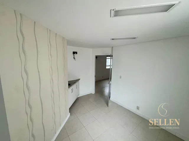 Sala com 14m², para alugar, no bairro Pioneiros em Balneário Camboriú