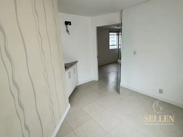 Sala com 14m², para alugar, no bairro Pioneiros em Balneário Camboriú