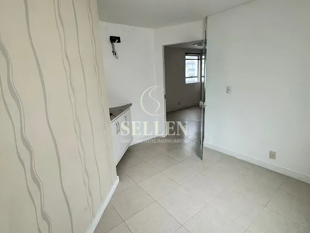 Sala com 14m², para alugar, no bairro Pioneiros em Balneário Camboriú