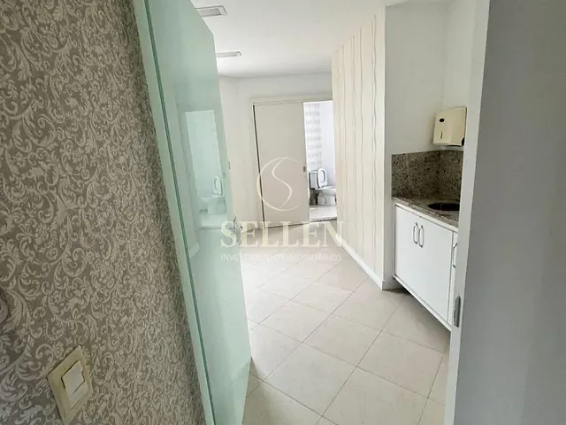 Sala com 14m², para alugar, no bairro Pioneiros em Balneário Camboriú