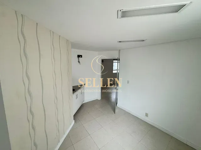 Sala com 14m², para alugar, no bairro Pioneiros em Balneário Camboriú