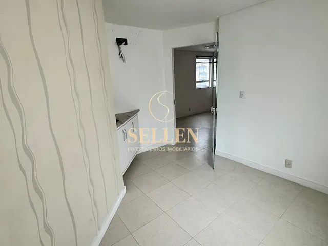 Sala com 14m², para alugar, no bairro Pioneiros em Balneário Camboriú