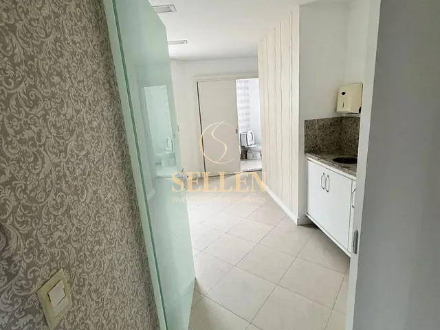 Sala com 14m², para alugar, no bairro Pioneiros em Balneário Camboriú