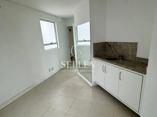 Sala com 15m², para alugar, no bairro Pioneiros em Balneário Camboriú