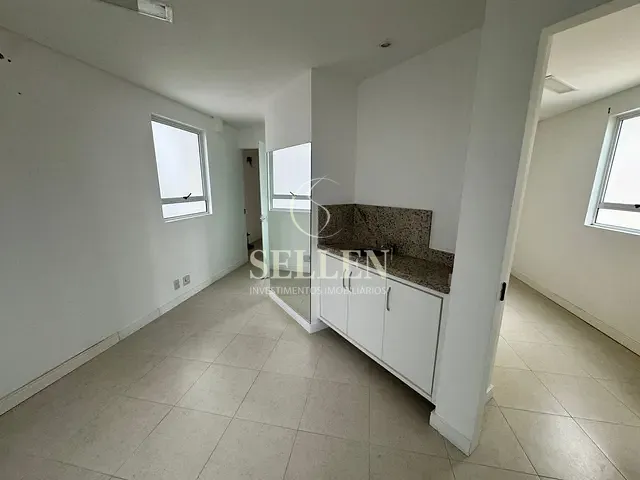Sala com 15m², para alugar, no bairro Pioneiros em Balneário Camboriú