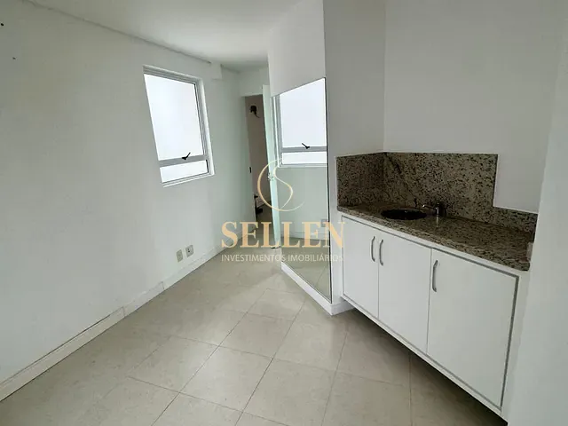 Sala com 15m², para alugar, no bairro Pioneiros em Balneário Camboriú