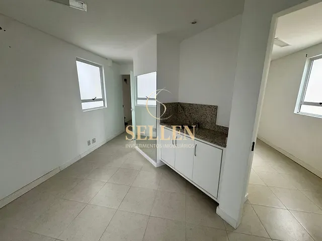 Sala com 15m², para alugar, no bairro Pioneiros em Balneário Camboriú