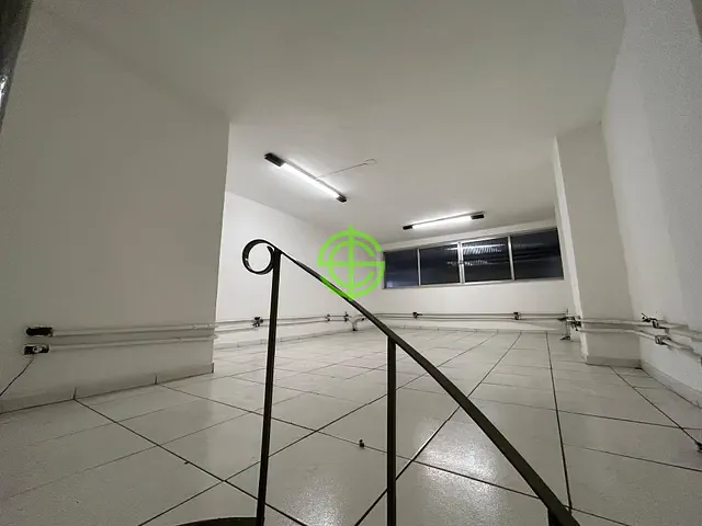 Loja com 36m², para alugar, no bairro Benfica em Rio de Janeiro