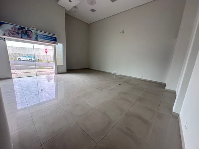 Sala para alugar, no bairro Parque Residencial Cambé em Cambé