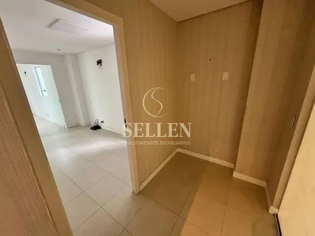 Sala com 13m², para alugar, no bairro Pioneiros em Balneário Camboriú