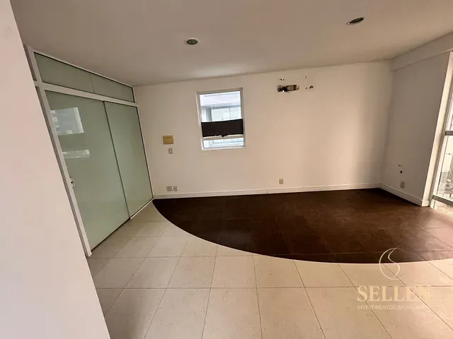 Sala com 10m², para alugar, no bairro Pioneiros em Balneário Camboriú