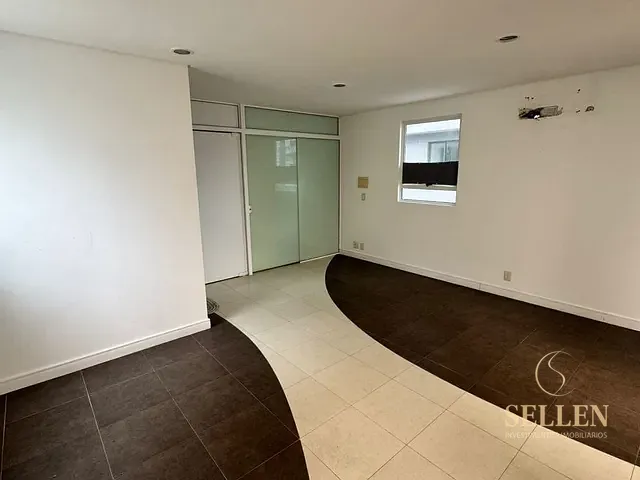 Sala com 10m², para alugar, no bairro Pioneiros em Balneário Camboriú
