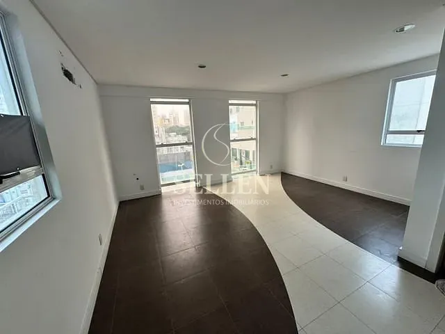 Sala com 10m², para alugar, no bairro Pioneiros em Balneário Camboriú
