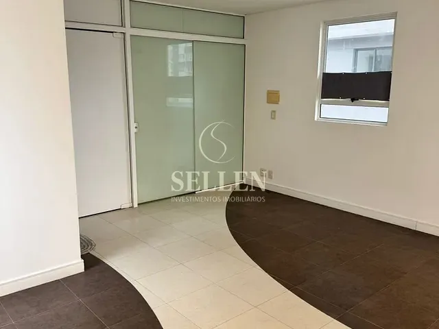 Sala com 10m², para alugar, no bairro Pioneiros em Balneário Camboriú