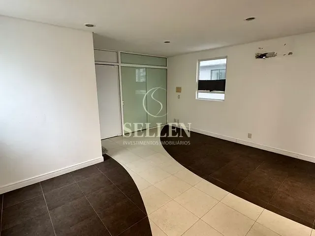 Sala com 10m², para alugar, no bairro Pioneiros em Balneário Camboriú
