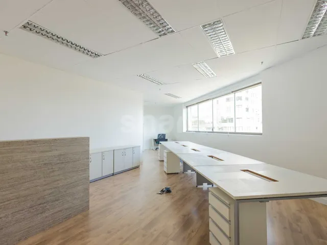 Sala para alugar, no bairro Dezoito do Forte Empresarial/Alphaville. em Barueri
