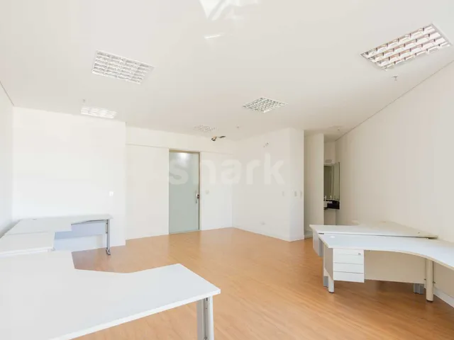 Sala para alugar, no bairro Dezoito do Forte Empresarial/Alphaville. em Barueri