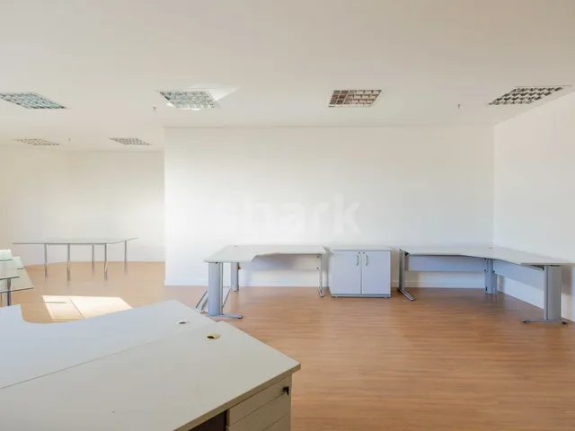 Sala para alugar, no bairro Dezoito do Forte Empresarial/Alphaville. em Barueri