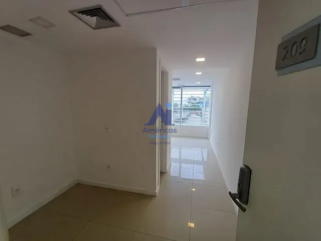 Sala com 22m², para alugar, no bairro Recreio dos Bandeirantes em Rio de Janeiro