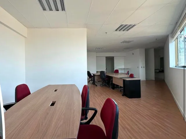 Sala para alugar, no bairro Dezoito do Forte Empresarial/Alphaville. em Barueri