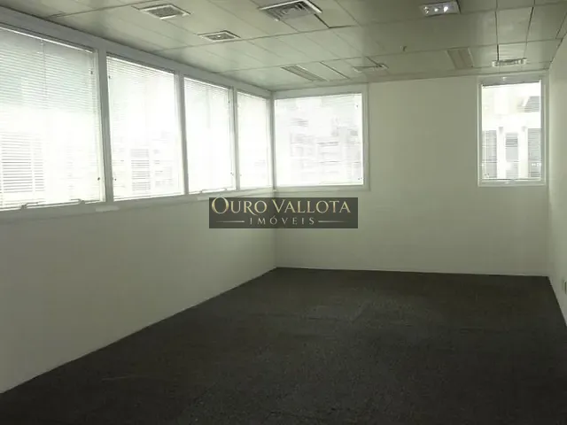 Sala com 82m², para alugar, no bairro Vila Olímpia em São Paulo