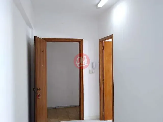 Sala à venda, no bairro Rio Branco em Porto Alegre