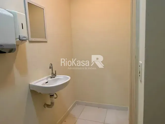 Sala à venda, no bairro Centro em Rio de Janeiro