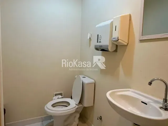 Sala à venda, no bairro Centro em Rio de Janeiro