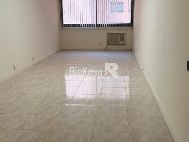 Sala à venda, no bairro Centro em Rio de Janeiro