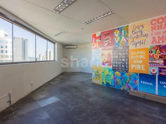 Laje para alugar, no bairro Dezoito do Forte Empresarial/Alphaville. em Barueri