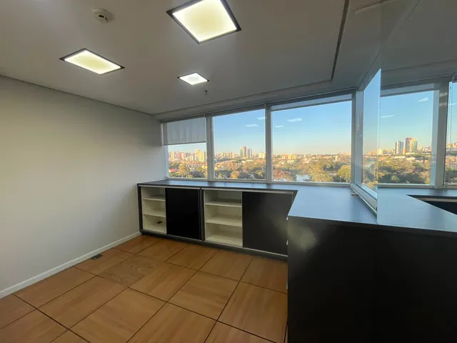 Sala com 65m², para alugar, no bairro Gleba Palhano em Londrina