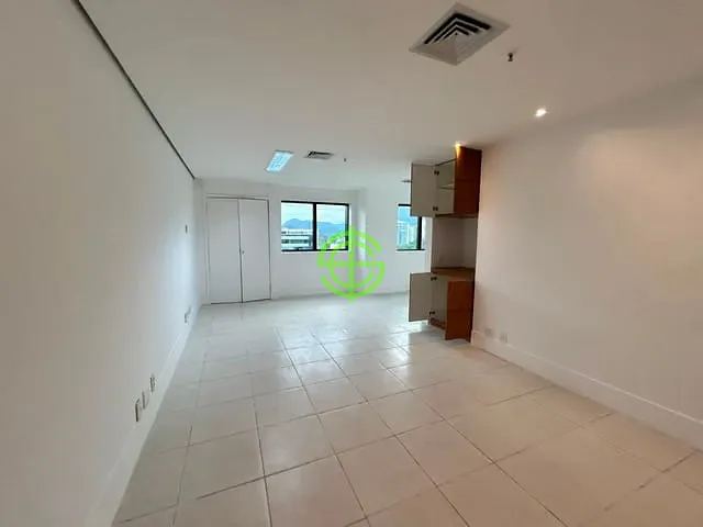 Sala com 42m², à venda, no bairro Barra da Tijuca em Rio de Janeiro