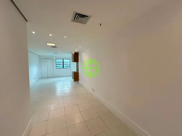 Sala com 42m², à venda, no bairro Barra da Tijuca em Rio de Janeiro