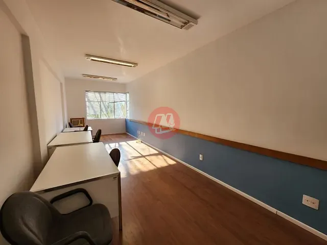 Sala com 45m², à venda, no bairro Petrópolis em Porto Alegre