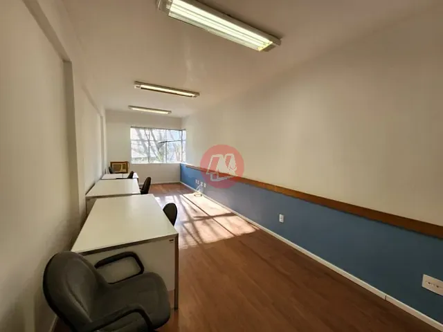Sala com 45m², à venda, no bairro Petrópolis em Porto Alegre