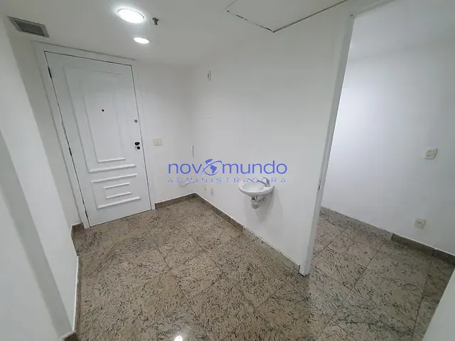 Sala com 33m², para alugar, no bairro Tijuca em Rio de Janeiro