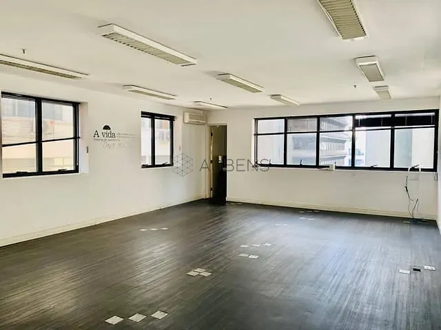 Sala para alugar, no bairro Cerqueira César em São Paulo