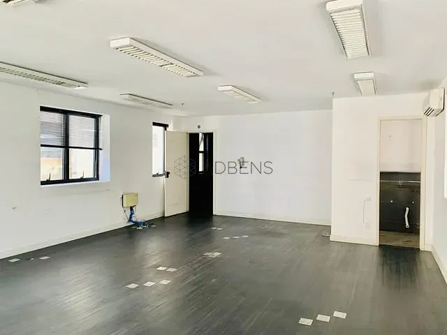 Sala para alugar, no bairro Cerqueira César em São Paulo