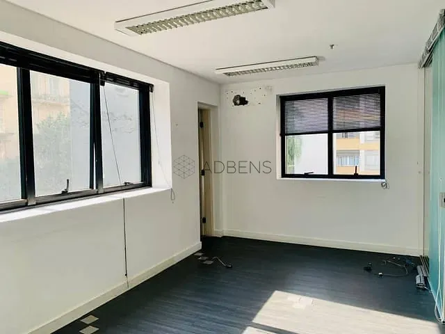 Sala para alugar, no bairro Cerqueira César em São Paulo