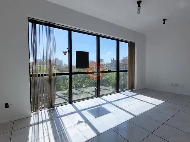Sala para alugar, no bairro Floresta em Porto Alegre