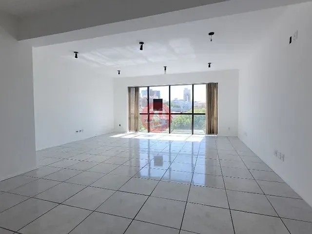 Sala para alugar, no bairro Floresta em Porto Alegre